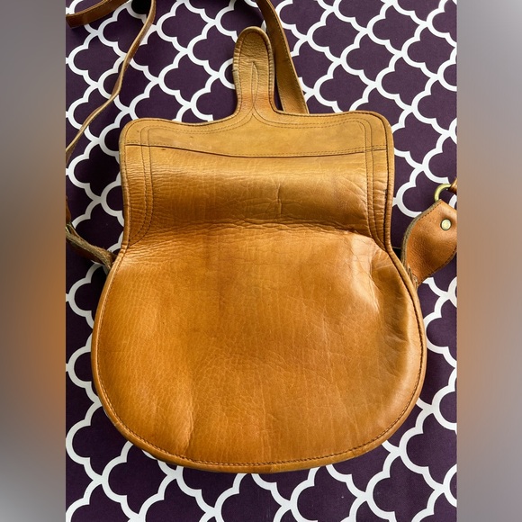 Camel Leather Shoulder Bag - Picture 4 of 6